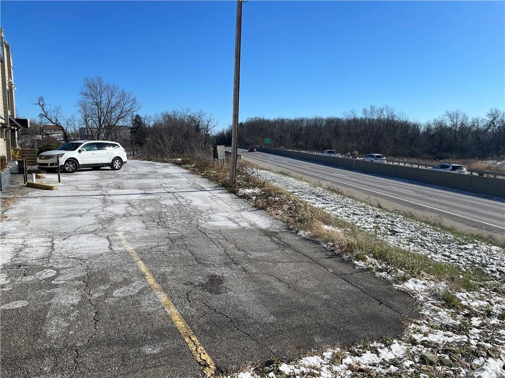 Oakdale, PA 15071,7863 Steubenville Pike