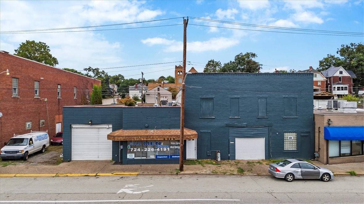New Kensington, PA 15068,938-946 Constitution Blvd
