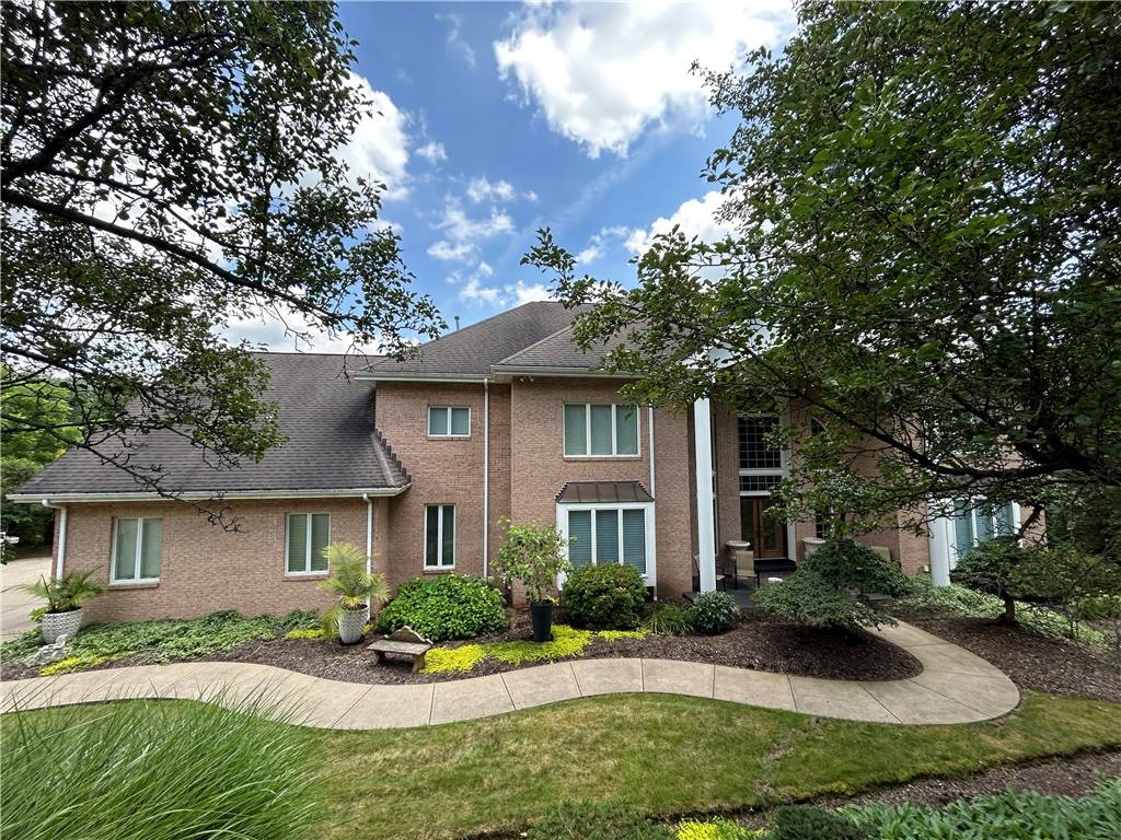Monroeville, PA 15146,322 Red Oak Court