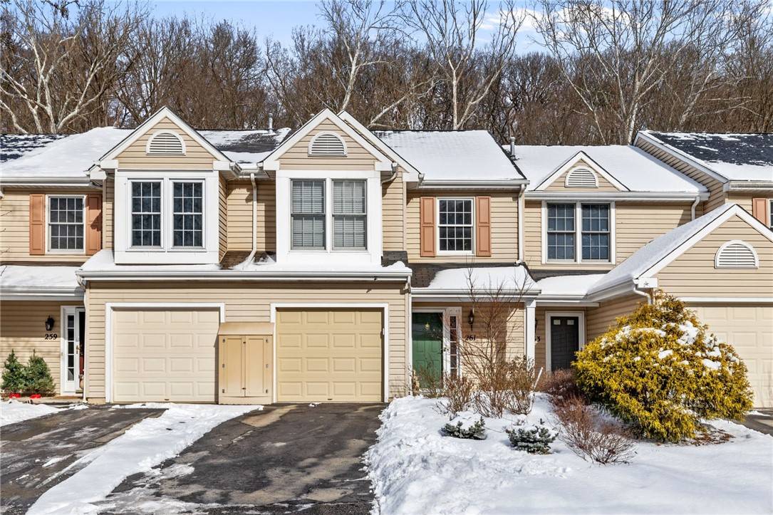Oakmont, PA 15139,261 Commons Dr