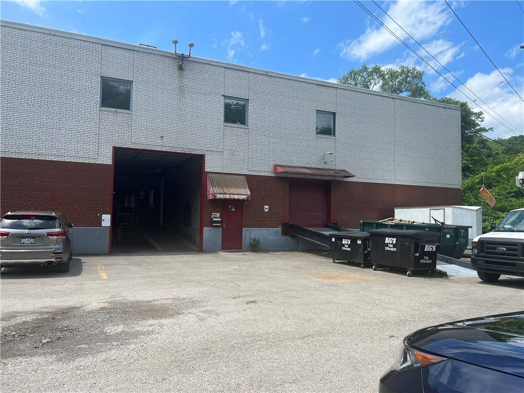 West End, PA 15220,1020 W Saw Mill Run