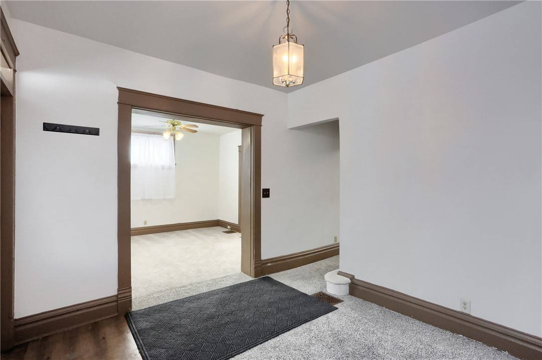 New Castle/7th, PA 16102,11 W Madison Ave