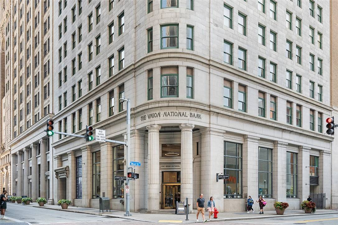 Downtown Pgh, PA 15222,306 Fourth Ave #401
