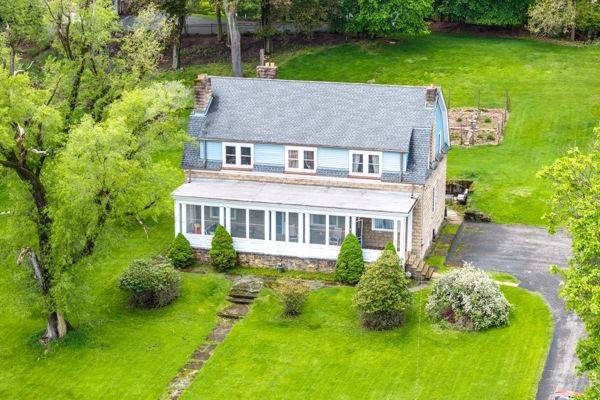 Hampton, PA 15116,2515 Middle Rd