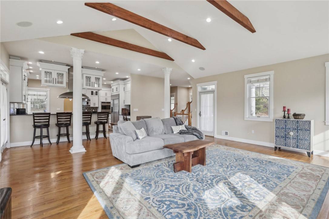 Moon/crescent Twp, PA 15108,964 Thorn Run Road