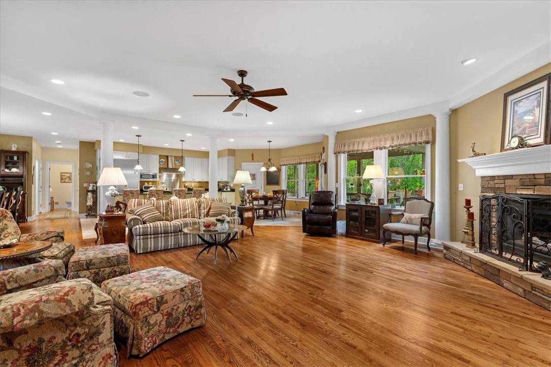 O'hara, PA 15238,912 Field Club Road