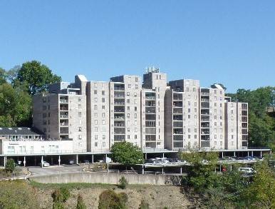 PA 15220,2120 Greentree Rd. #209E
