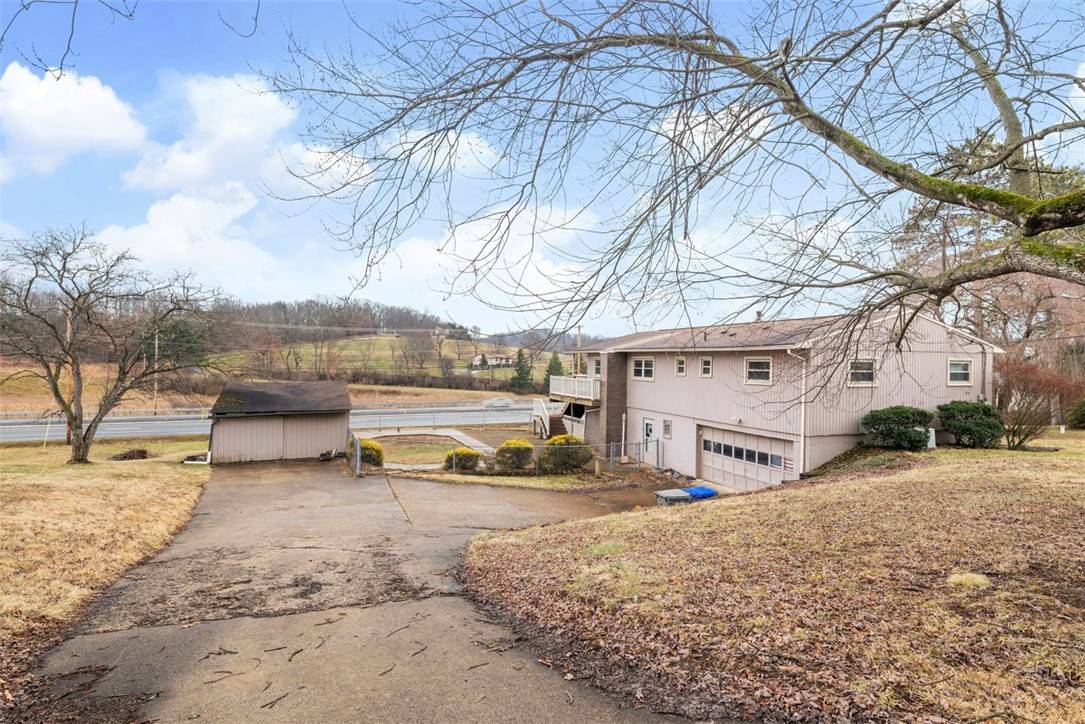 Valencia Boro, PA 16059,104 Allemande Lane