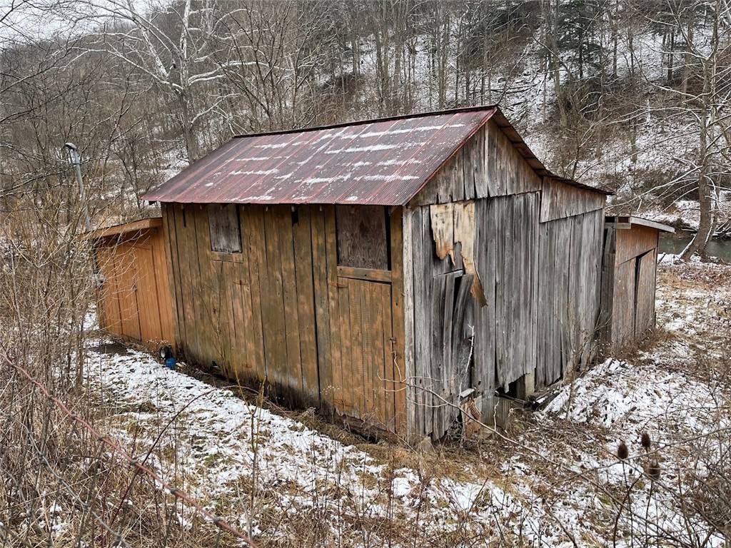 New Freeport, PA 15352,402 Deep Valley Road