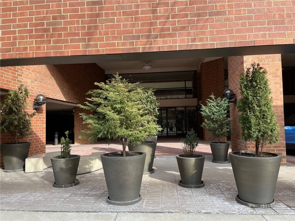 Oakland, PA 15213,307 S DITHRIDGE STREET #809