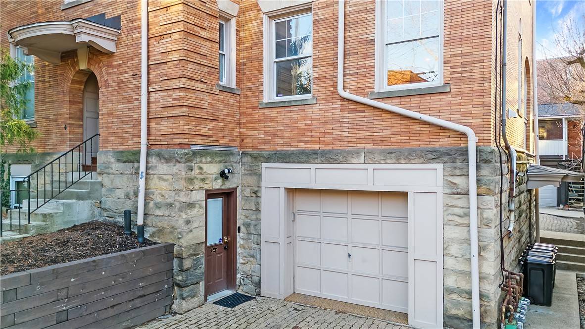 Shadyside, PA 15232,5321 Fifth Avenue #2