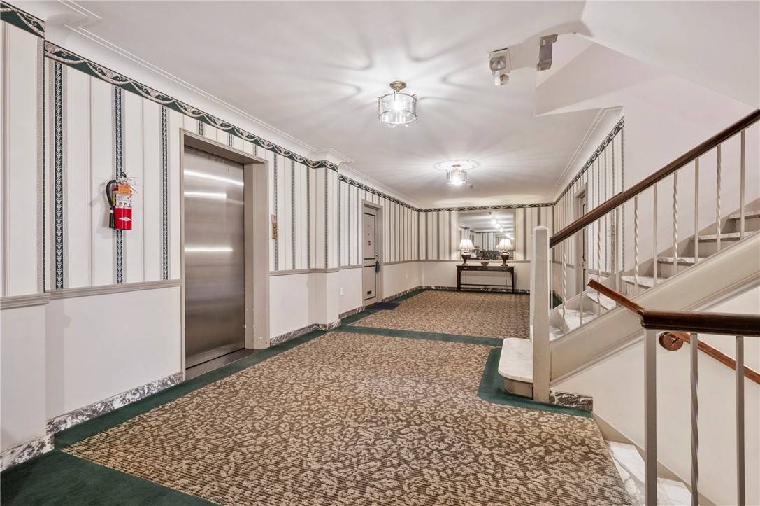 Shadyside, PA 15213,825 MOREWOOD #G1