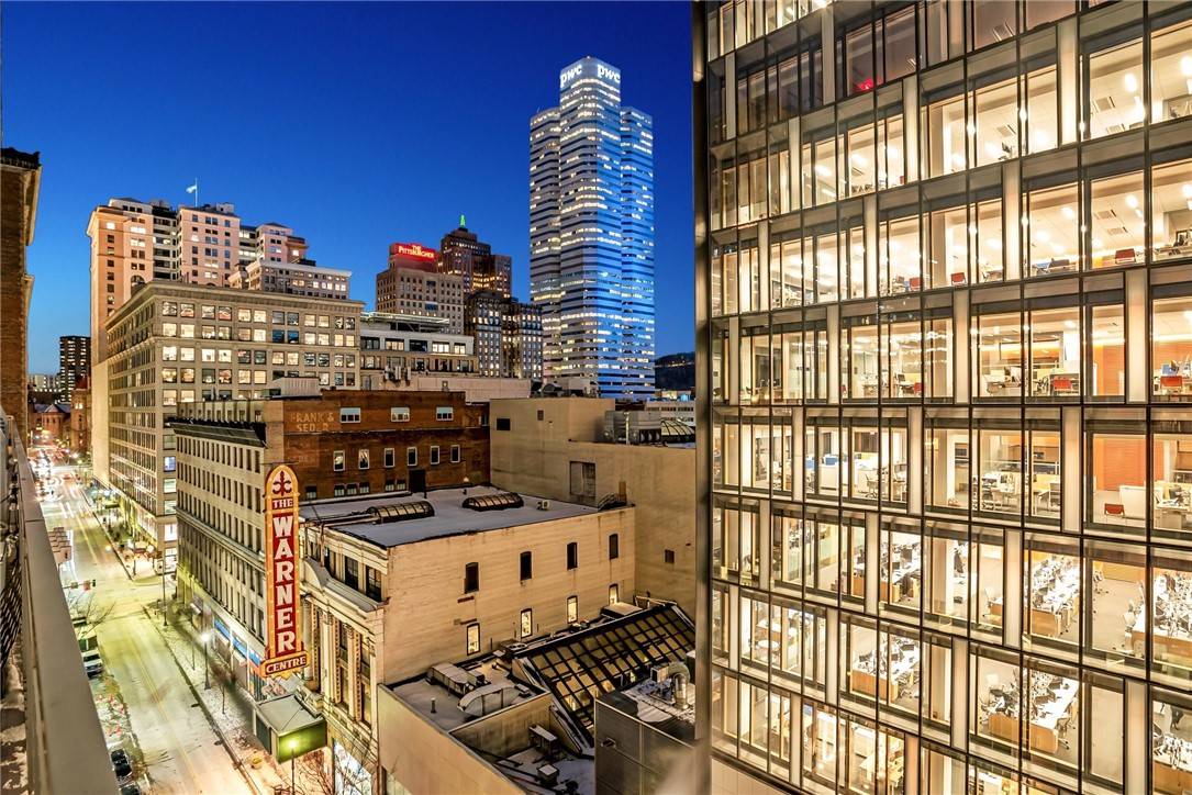 Downtown Pgh, PA 15222,301 5th Avenue #702
