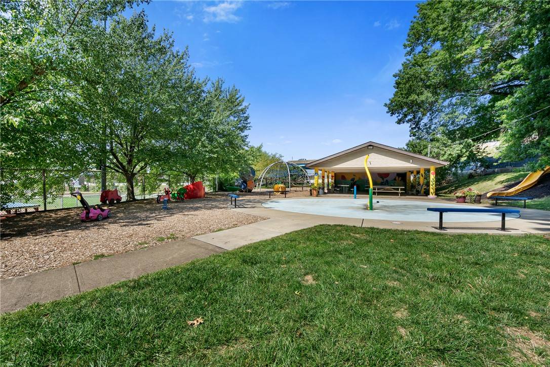 Aspinwall, PA 15215,7 5TH Street