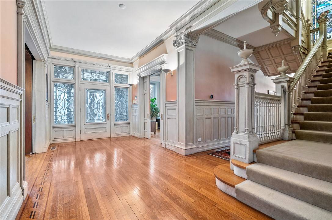 Squirrel Hill, PA 15217,5435 Dunmoyle Street