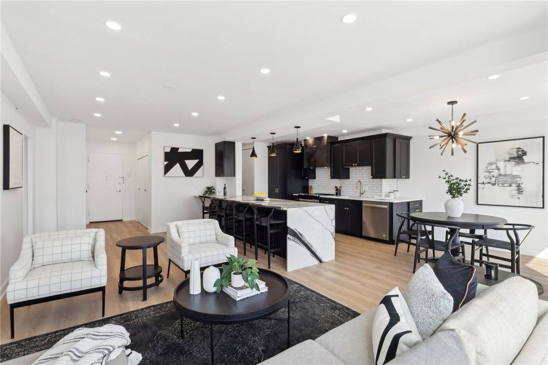 Downtown Pgh, PA 15222,320 Fort Duquesne Blvd #20N