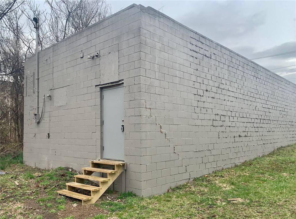 Lincoln-larimer, PA 15206,6516 Frankstown Ave