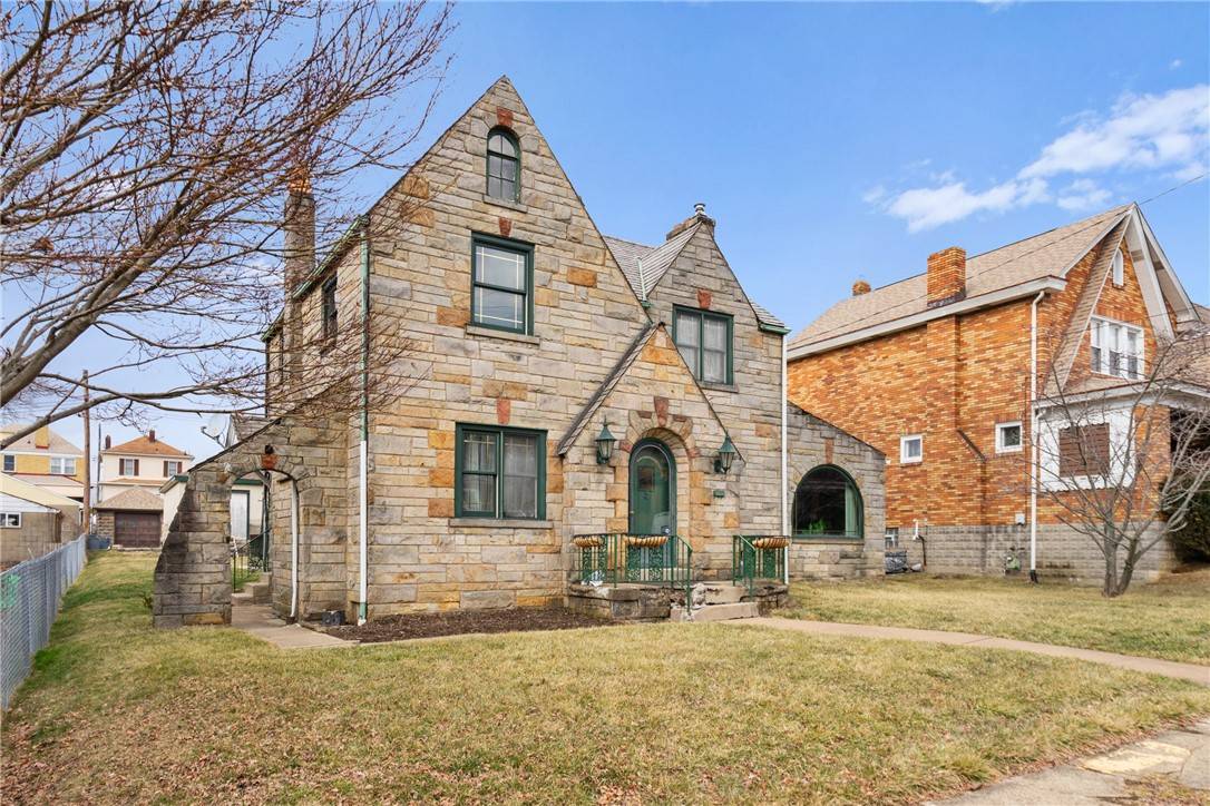 Munhall, PA 15120,186 W Marigold St