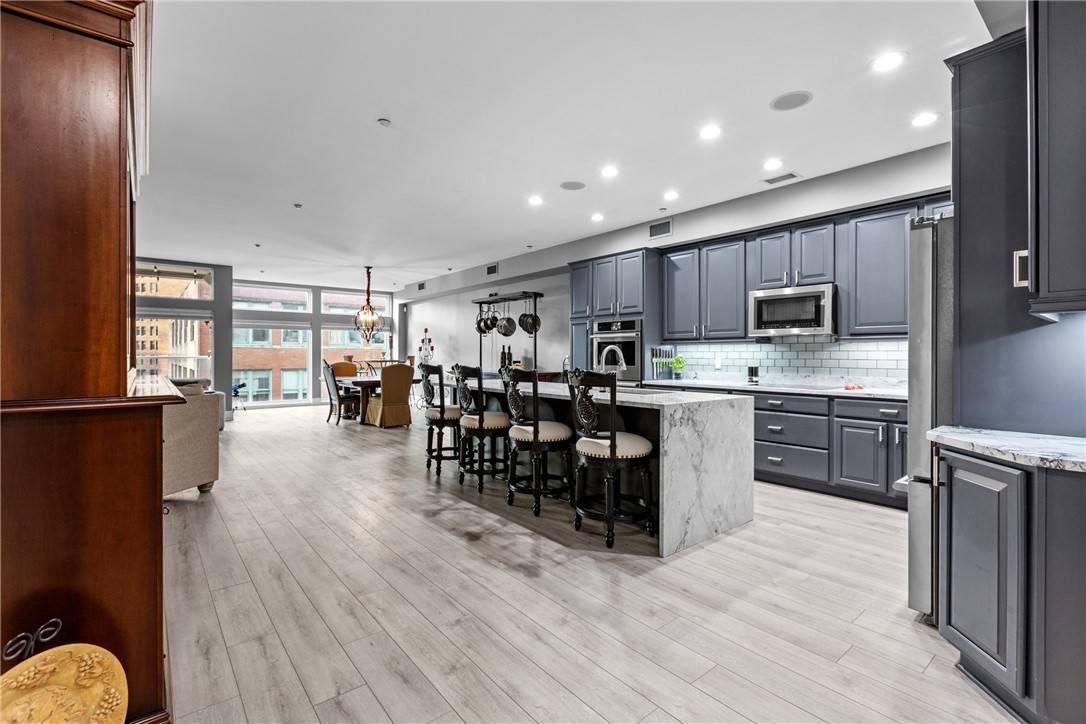 Downtown Pgh, PA 15222,941 Penn Ave #601
