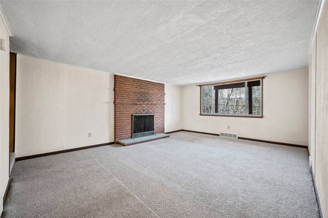 Moon/crescent Twp, PA 15108,523 Gibson Drive
