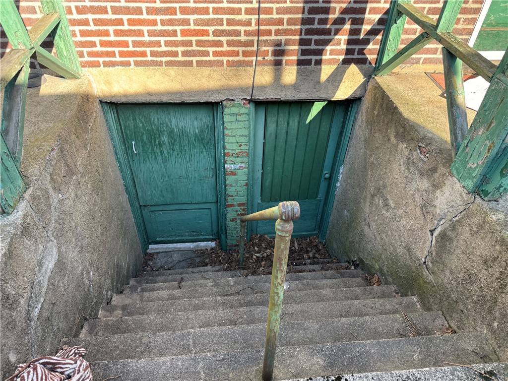 Carrick, PA 15210,1404-1406 Amanda St