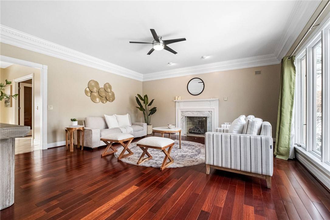 Upper St. Clair, PA 15241,101 Thousand Oaks Dr.