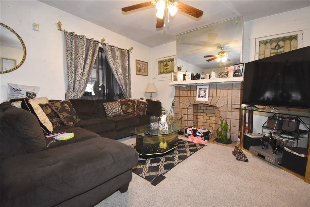 Knoxville, PA 15210,243 Bausman St