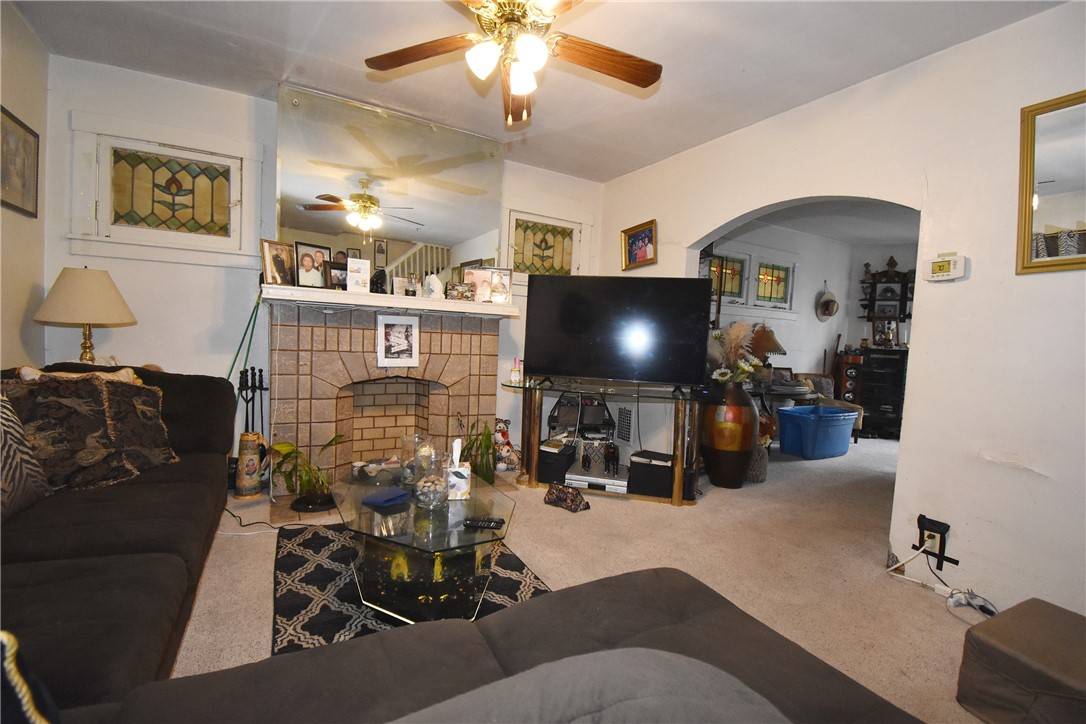 Knoxville, PA 15210,243 Bausman St