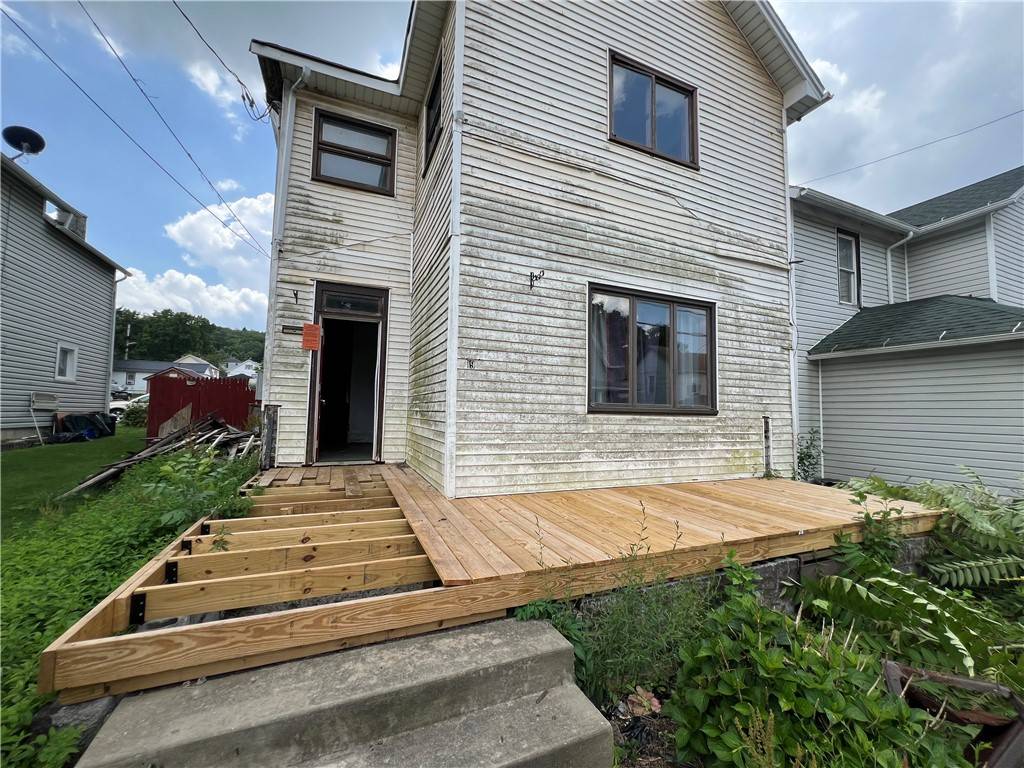 New Castle/8th, PA 16102,19 W Terrace Ave