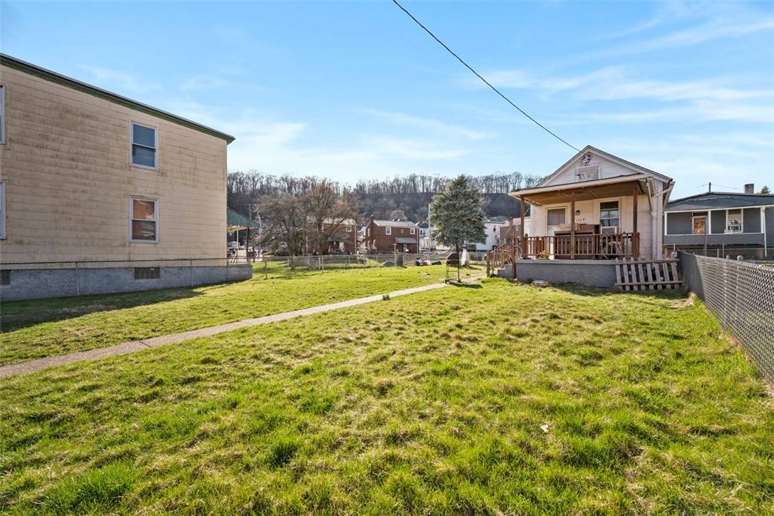 Stowe Twp, PA 15136,1114 11th St