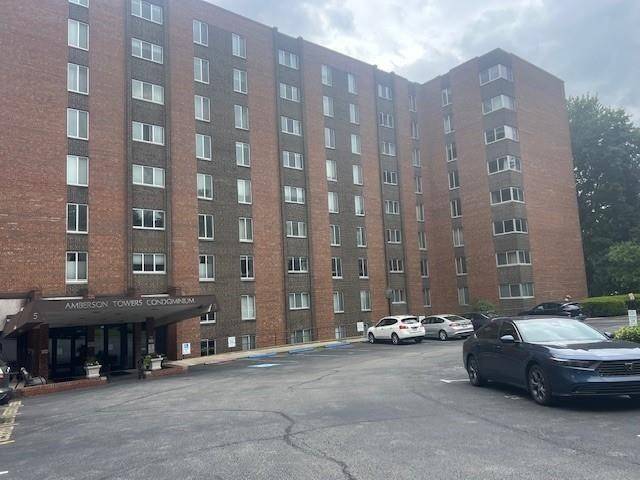 Shadyside, PA 15213,5 Bayard Rd #502