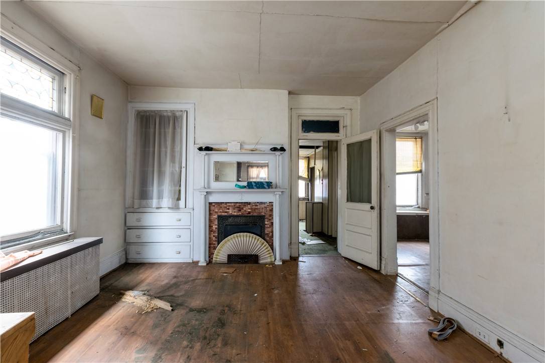 Knoxville, PA 15210,420 Charles St