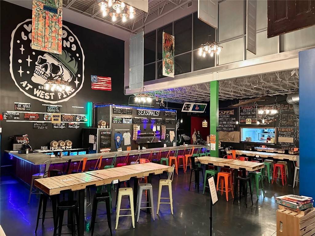 Houston, PA 15342,23 W Pike Street