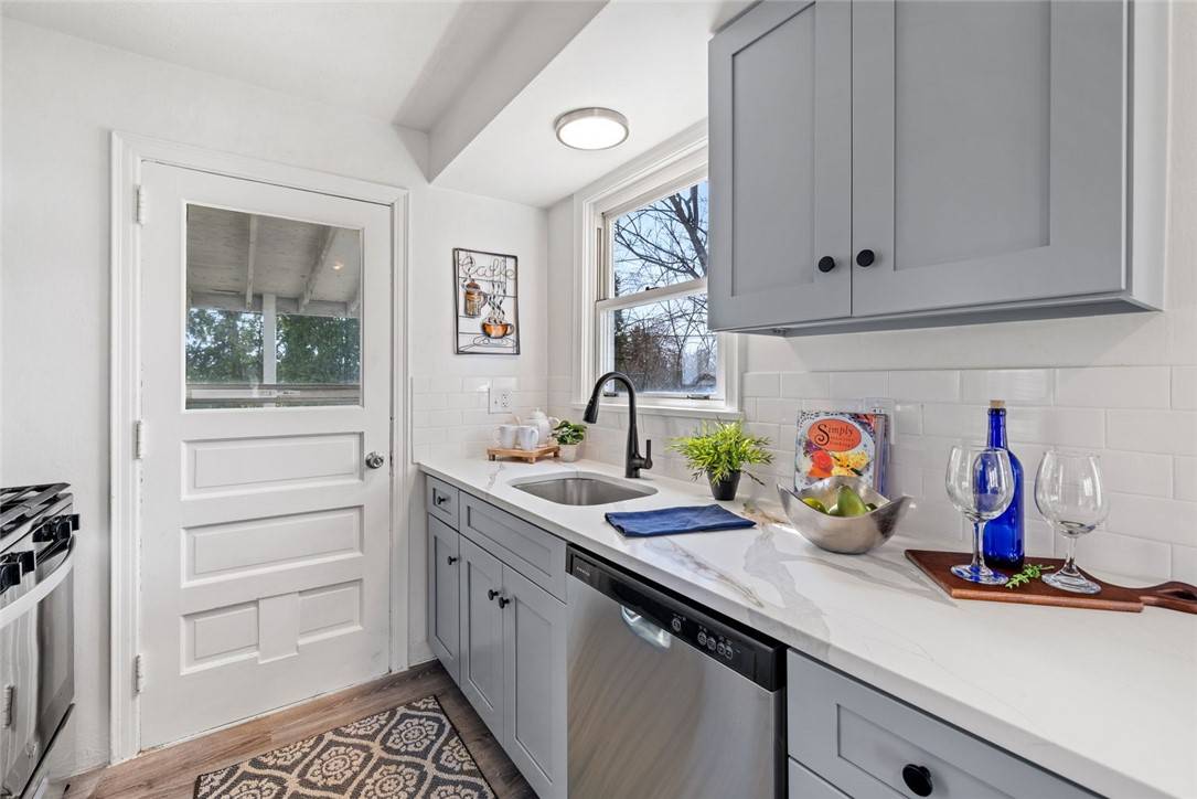 Pleasant Hills, PA 15236,228 Nantucket Dr