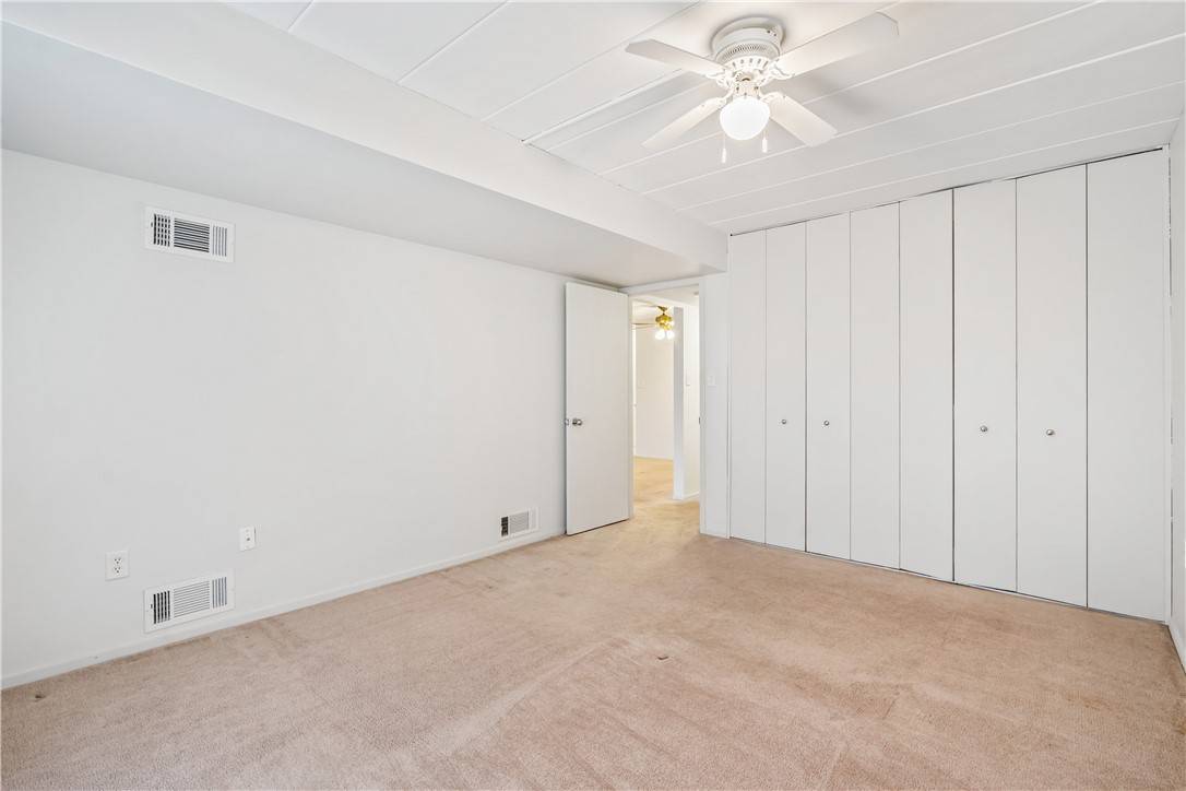 Scott Twp - Sal, PA 15220,2034 Swallow Hill Rd #403