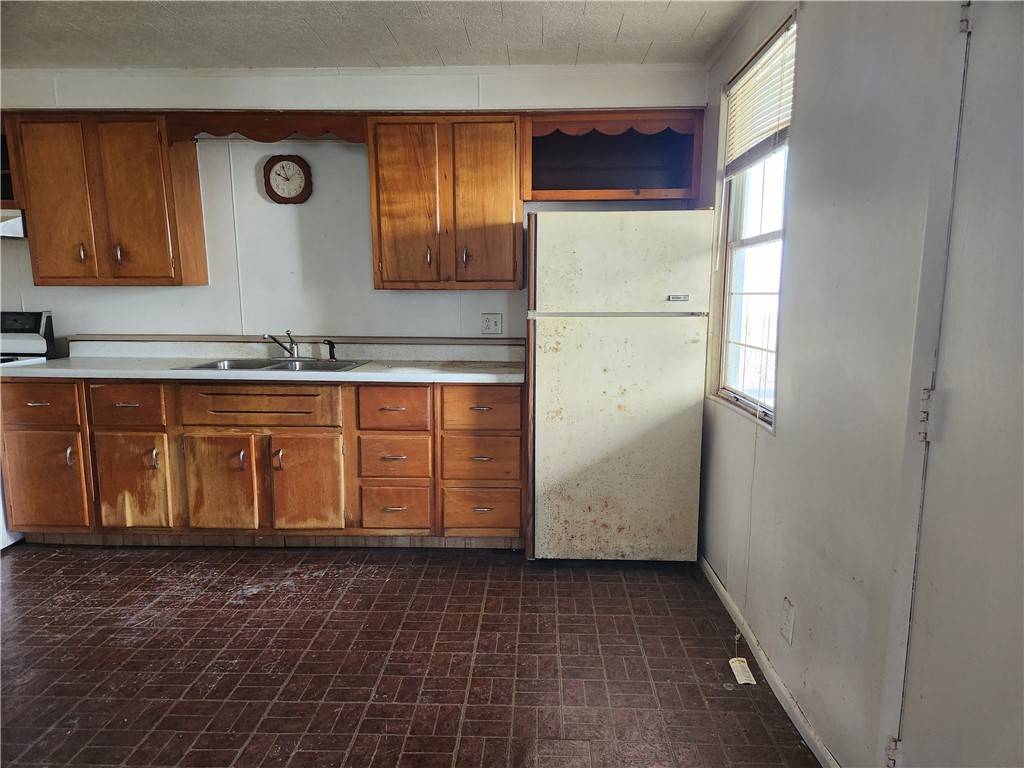 City Of But Ne, PA 16001,528 Carbon St