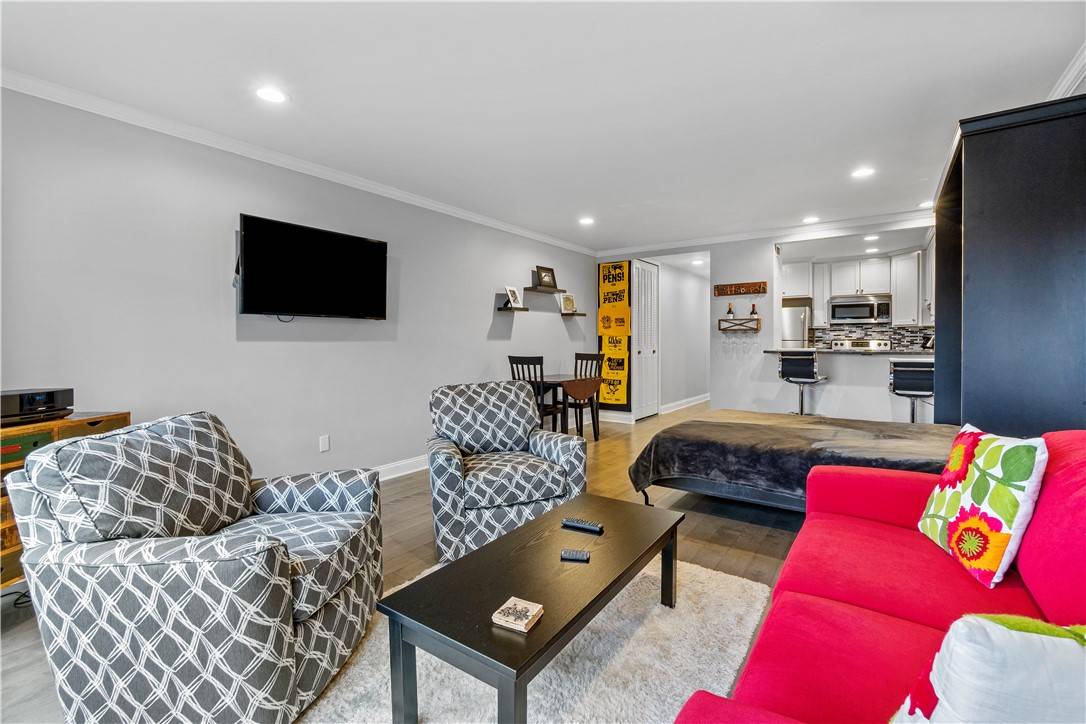 Downtown Pgh, PA 15219,112 Washington Place #8J