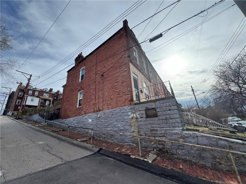 Oakland, PA 15213,301 Lawn St