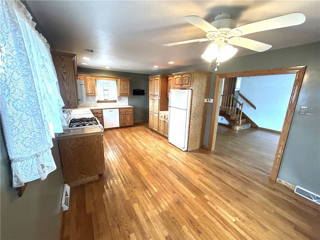 Ellwood City - Law, PA 16117,819 California Ave