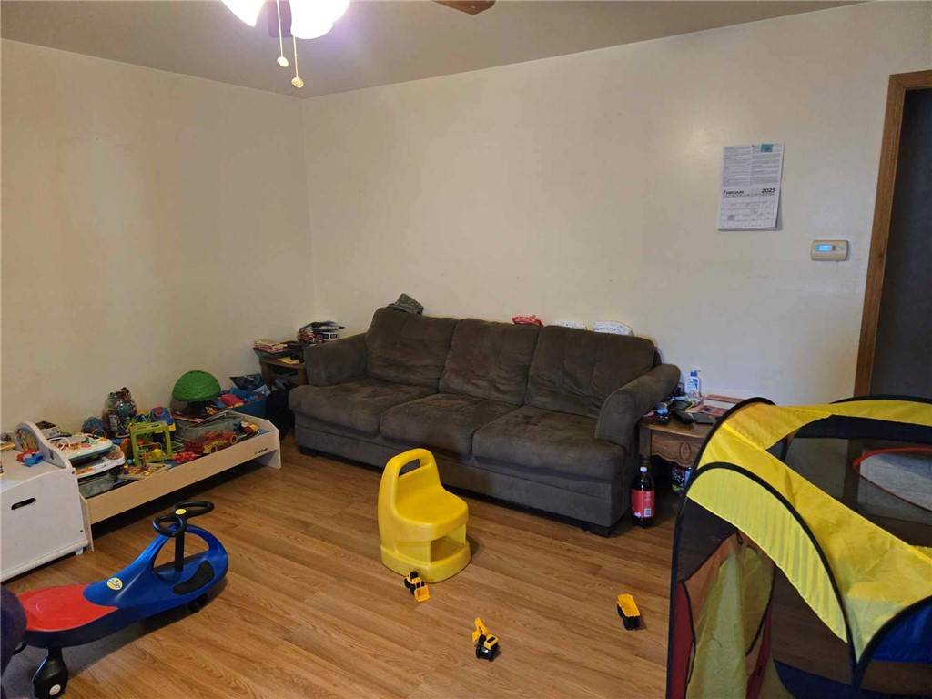 PA 16050,104 Forrest St
