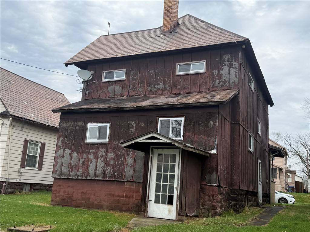 Sharon, PA 16146,664 Spruce Ave