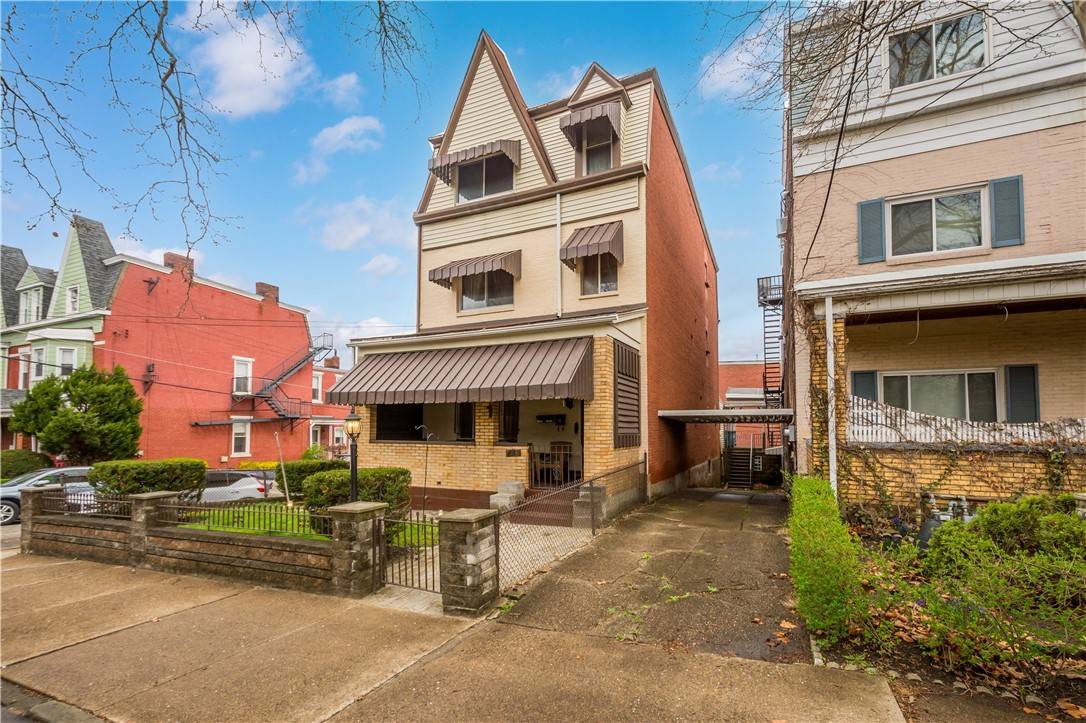 Oakland, PA 15213,18 Oakland Sq