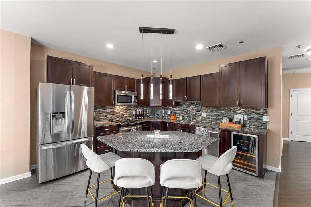 Downtown Pgh, PA 15222,2434 Smallman Street #117
