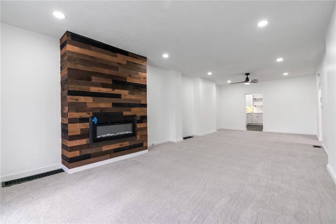 Swissvale, PA 15218,7561 Roslyn St