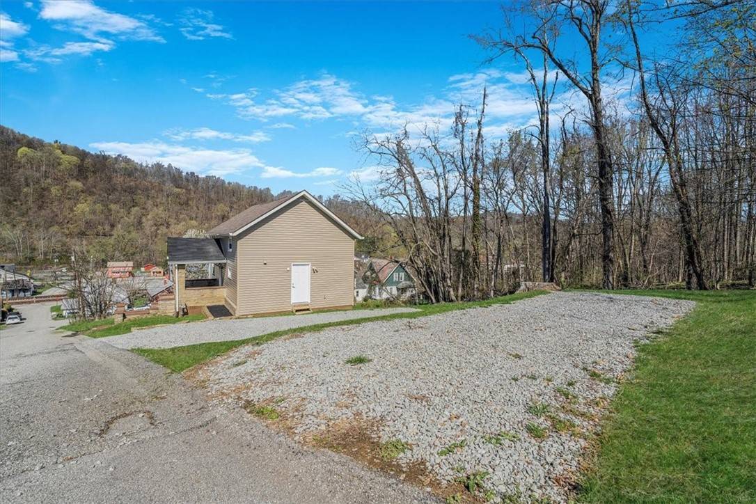 Sutersville, PA 15083,413 Cedar St