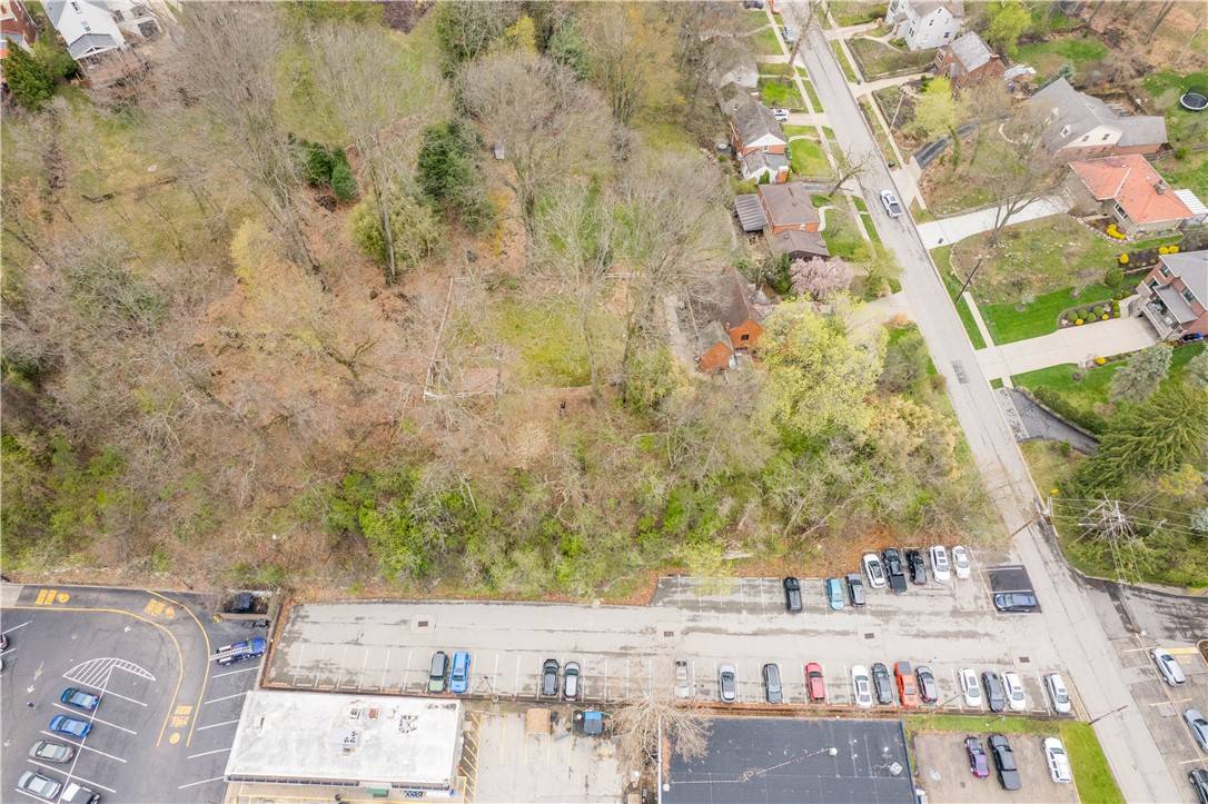 Mt Lebanon, PA 15228,50 Brucewood Dr