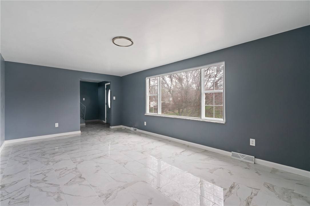 N Versailles, PA 15137,111 Central Ave