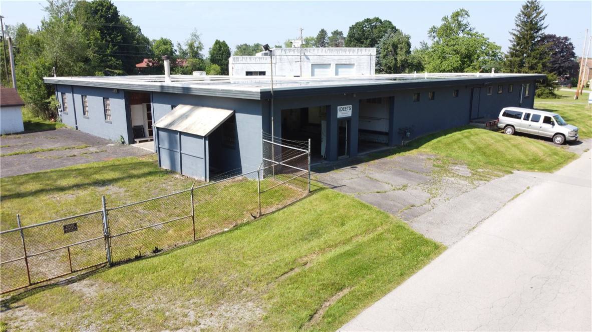 Farrell, PA 16121,10 Rhoda St