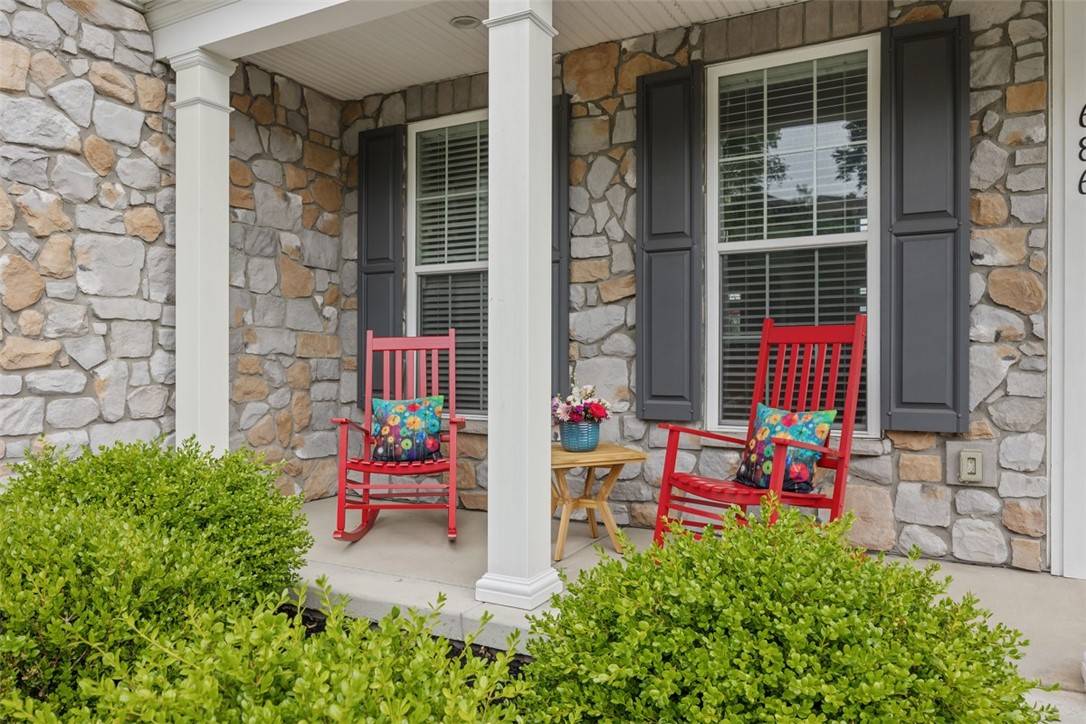 Mt. Lebanon, PA 15228,686 Country Club Dr
