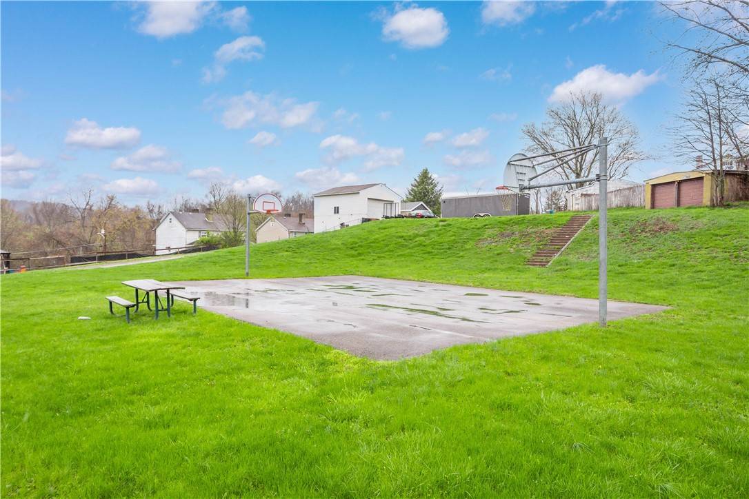 Centerville, PA 15368,16 Fishpot Road